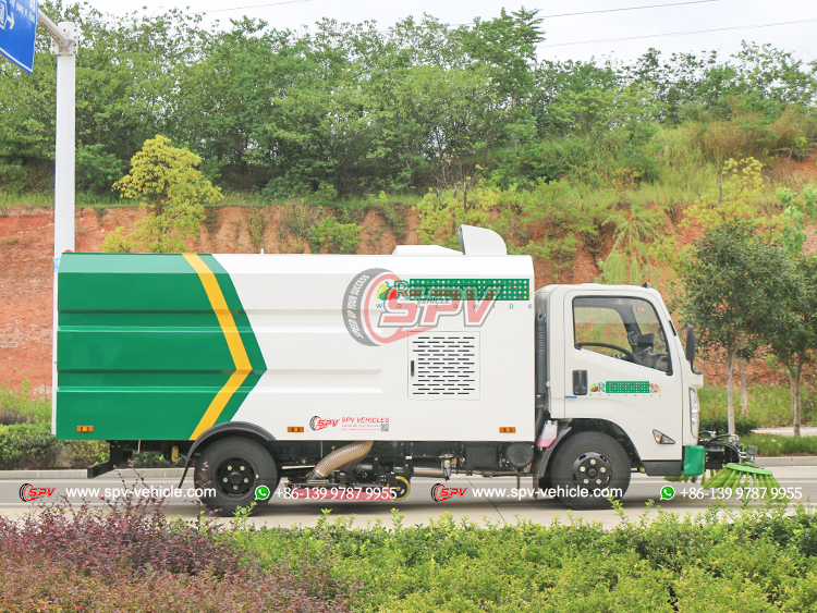 JMC 5 CBM Street Sweeping Truck - Right Side